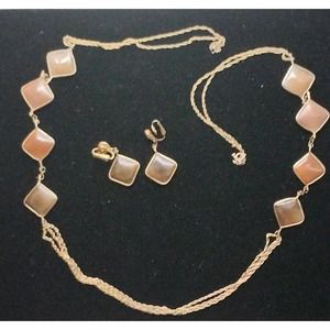 VINTAGE‎ Trifari Necklace And Earrings Goldtone Set brown